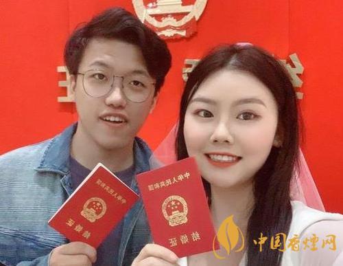 90后同名同姓情侶領(lǐng)證結(jié)婚 太有夫妻緣了！