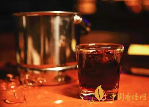 可樂(lè)桶是什么酒 非?；鸨目蓸?lè)桶調(diào)配方法介紹