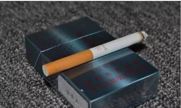 黃鶴樓游泳回歸，爺爺輩最喜愛的香煙品牌